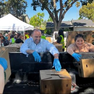 Rep. Panetta Volunteers at a Food Bank